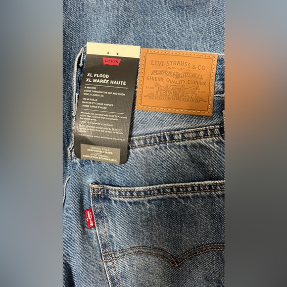 SOLD Levi’s XL Flood Jeans - Picture 3 of 3